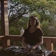 Fernanda Pistelli Deck Sessions