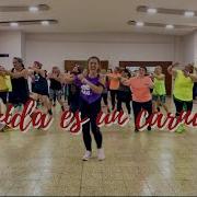 Zumba La Vida Es Un Carnaval