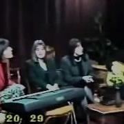 წვიმს წვიმს მასველებს მე გავყვები ნაცოლებს