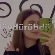 Sarı Buruq Saçları Var Gözünü Örtübdür Çolka