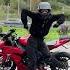 разминка перед поездкой мотоТаня дурачится под мальчишник MotoTanya Dance Moto Girl Bike Girl Ride