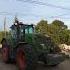 Hop Mai Apare Un Tractor