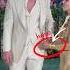 Chris Hemsworth Elsa Pataky Share A Romantic Moment At The Met Gala