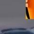 Мужик бежит под музыку из Subway Surfers