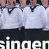 Rekruten Singen Die Hymne Der Deutschen Marine Kameraden Auf See Während Gelöbnis In Bremerhaven