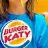 Катя открыла новое кафе у себя дома Burger Katy